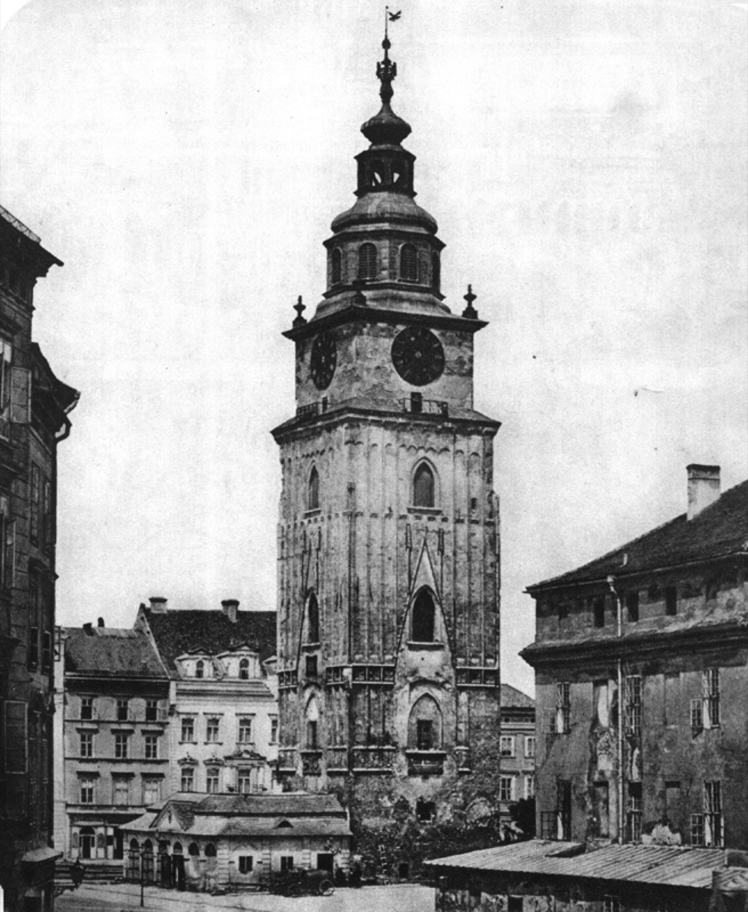 Wieża ratuszowa w Krakowie około 1870 roku.